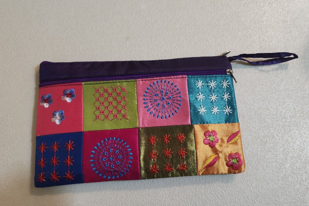 Patchwork pounch (Category: Purses & Pouches) located in Singapore. Submitted by novenaseow (Listing ID 1299096524, Image 2). Description: Dimensions: 22 (l) x 14cm (H) Ideal gift for Mother's Day, Birthday, Teachers' Day, Farewell, X'mas Gift Exchange etc..