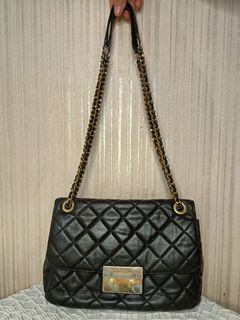 (Kategori: ) berada di . Dikirim oleh belinun_prelovedstuff (ID iklan 1299044241, Gambar 1). Deskripsi: .
