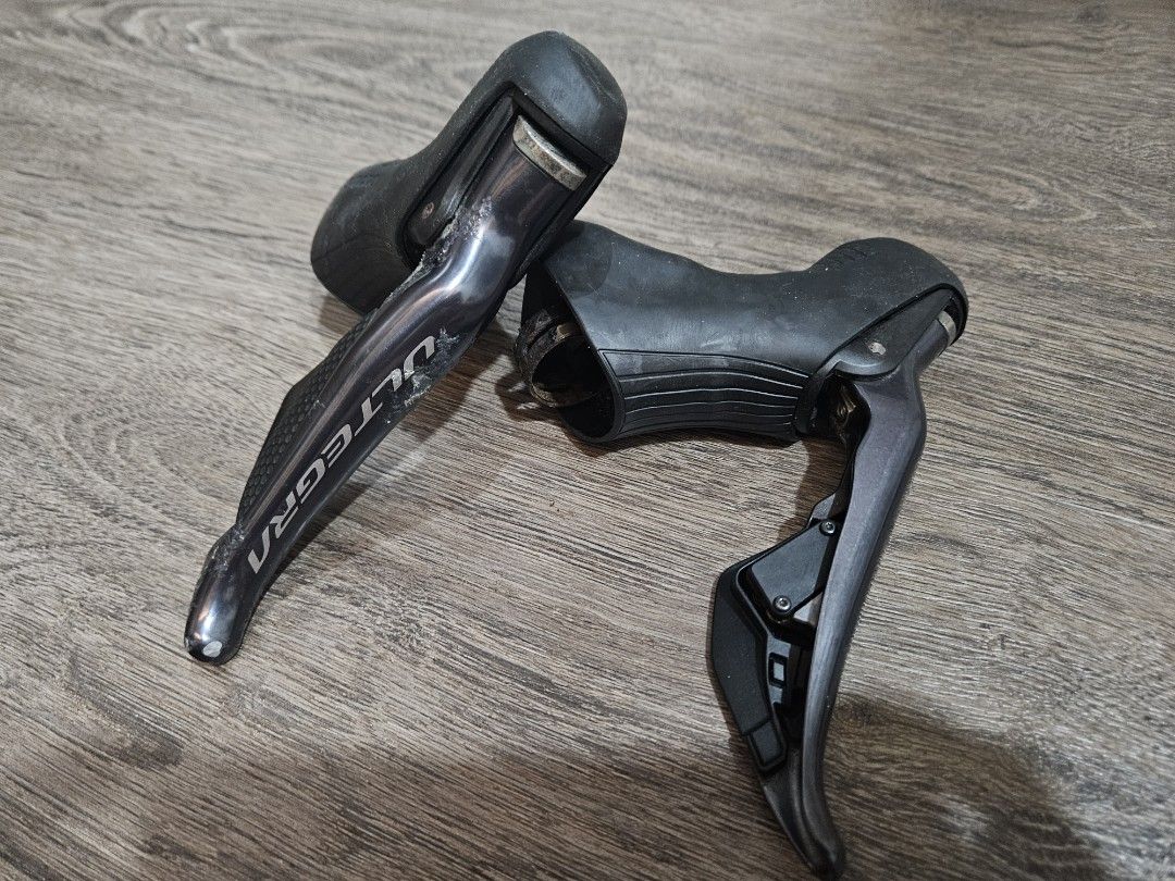 Shimano Ultegra R8070 di2 Shifters, Sports Equipment, Bicycles & Parts ...