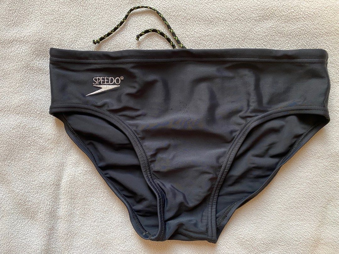 Speedo swimming briefs 8cm size 30 trunks (Category: Water Sports) located in Santa Rosa. Submitted by fbn16 (Listing ID 1299053420, Image 1). Description: Genuine speedo Pilling issue see photos 8 cm.