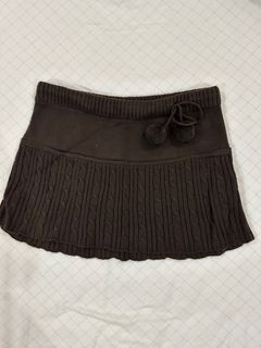 Super cute dark brown knitted skirt