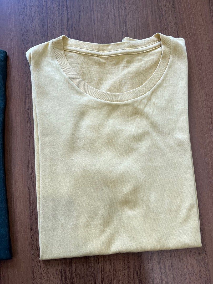 Uniqlo Basic Tee (Category: Tshirts & Polo Shirts) located in Ampang. Submitted by wanrushdi (Listing ID 1298985691, Image 2). Description: Pit 19 Length 25 No holes Fabric in good condition Selling two for 20 .