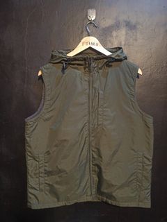 Uniqlo Hooded Windbreaker Vest