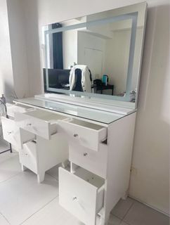 Vanity Mirror lights with drawer