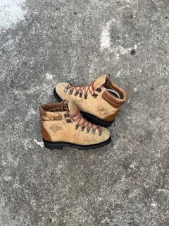 Vintage Northwest Hiking Boots 🗣️
