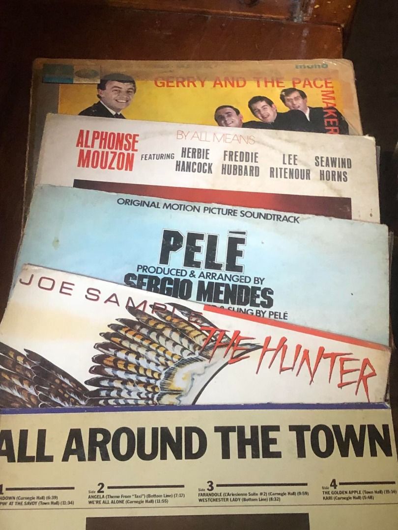Vinyl Records (Category: Soundbars, Speakers & Amplifiers) located in Manila. Submitted by almar.007 (Listing ID 1298957769, Image 2). Description: Jazz Vinyl records, P200 - 400 Call zeronine27nine6300one8 .