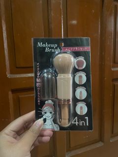 4 in 1 compact make-up brushes