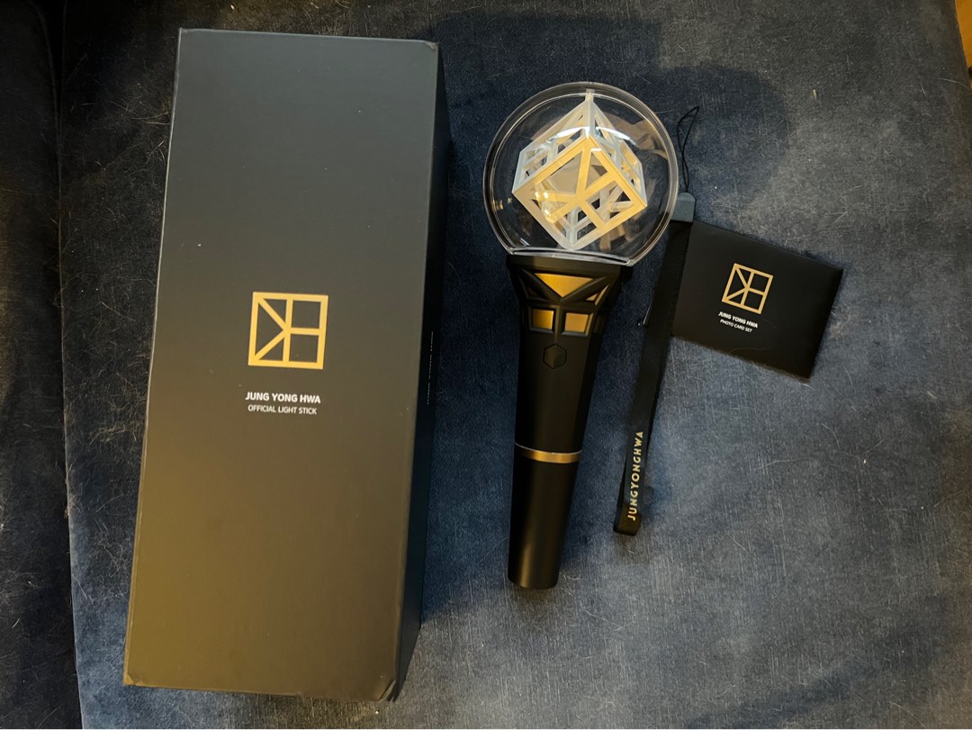 JUNG YONG HWA OFFICIAL LIGHT STICK ペンライト JUNG YONG HWA OFFICIAL LIGHT STICK ペンライト - メルカリ