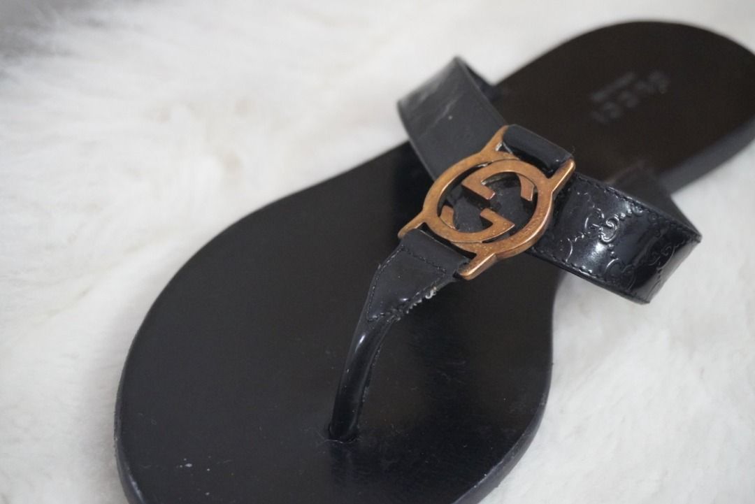 Gucci black thong sandals discount