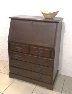 Beautiful work desk or table (escritorio) with drawers