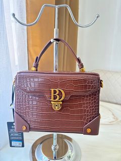 (Category: ) located in . Submitted by preloved_nvs (Listing ID 1296341628, Image 1). Description: .