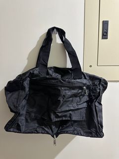 Black foldable travel bag