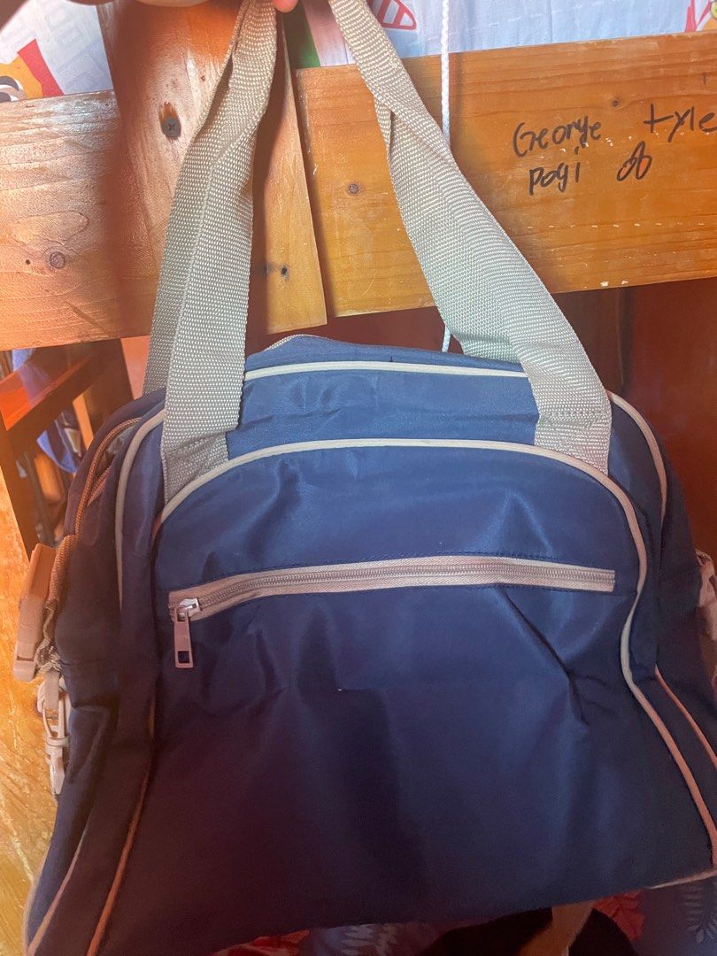Carter diaper/ maternity/ hospital bag (Category: Diaper Bags & Wetbags) located in Pasig City. Submitted by mysweetshoppe (Listing ID 1296280769, Image 3). Description: Used twice only.. has some yellow patches inside but barely noticeable .