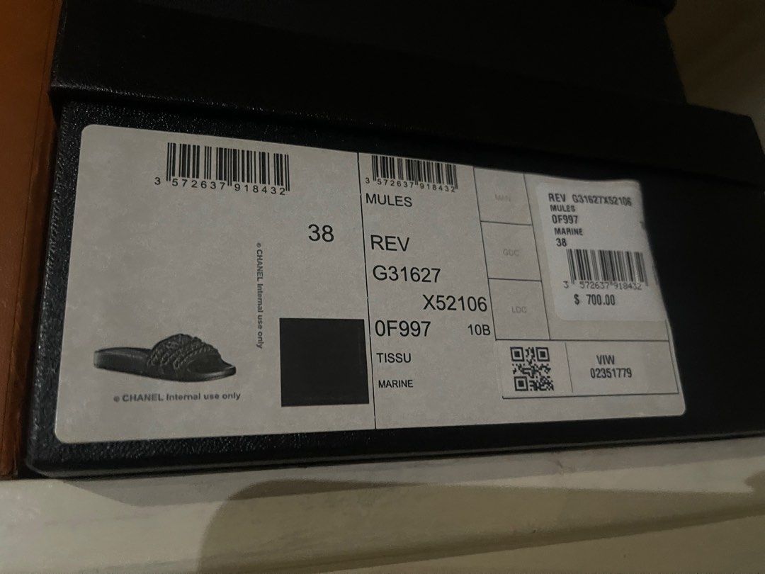 Chanel slipon (Category: Flats & Sandals) located in Pasay City. Submitted by ccpetitte (Listing ID 1296346629, Image 3). Description: Preowned Comes in box and dustbags Size 8.