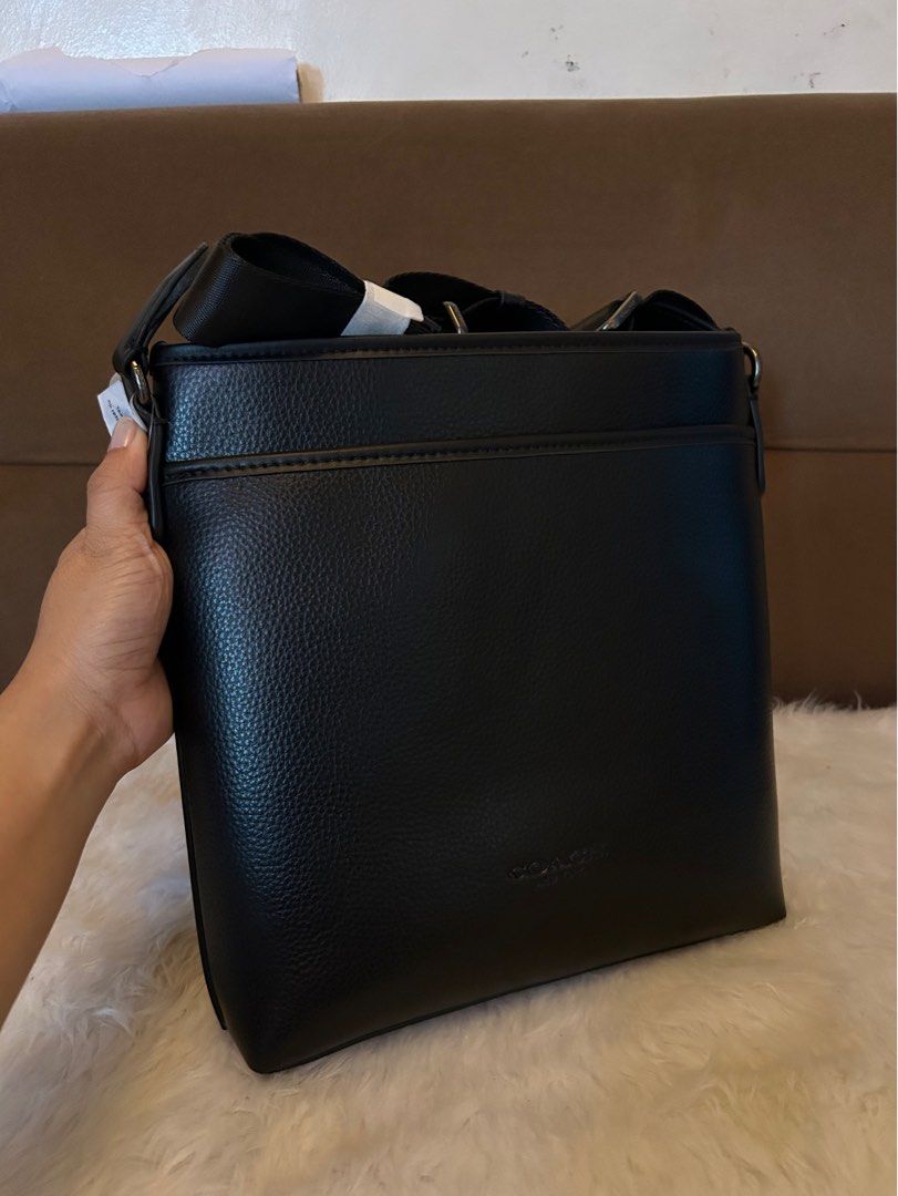 Coach mens gotham xbody (Category: Luxury Bags & Wallets) located in Las Pinas. Submitted by yhn_boutique (Listing ID 1296341262, Image 1). Description: 📌Actual pic posted 📌cod via lalamove/ grab 📌J&T pay today ship today 📌 complete inclusions .