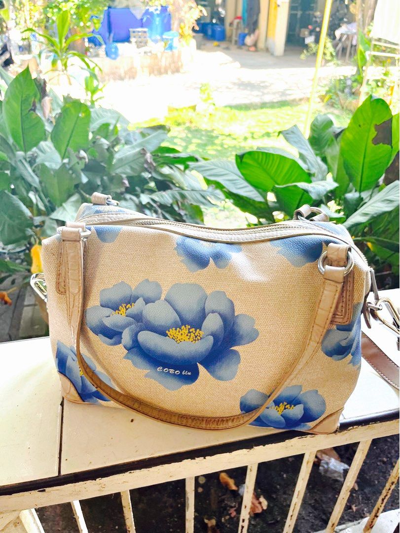 Cobo Blu PAMIGAY SALE (Category: Luxury Bags & Wallets) located in Plaridel. Submitted by rarefindlux (Listing ID 1296272991, Image 1). Description: Cobo Blue sling is provided.