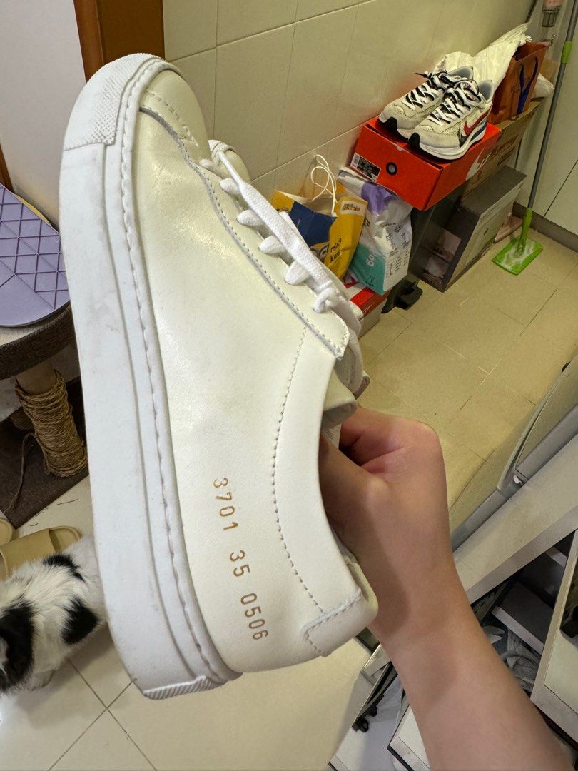 Common projects （分類：鞋及波鞋）位於 Hong Kong。 由 hmhhmh 提交（商品編號 1296352739，圖片 1）。簡介： 鞋面輕度氧化。
