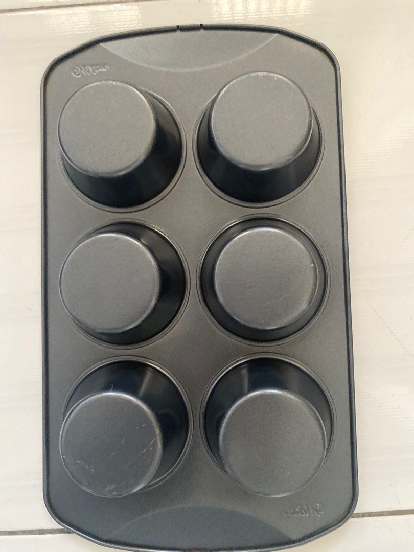 Cupcake Tray (Category: Bakeware) located in Las Pinas. Submitted by babymeteor2018 (Listing ID 1296302267, Image 2). Description: .