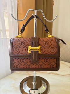 (Category: ) located in . Submitted by preloved_nvs (Listing ID 1296341464, Image 1). Description: .