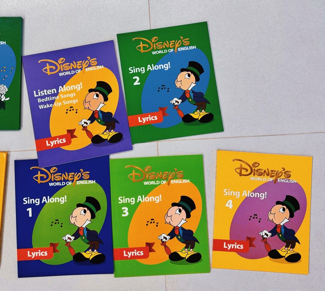 Disney's world of English 迪士尼美語世界, 興趣及遊戲, 書本