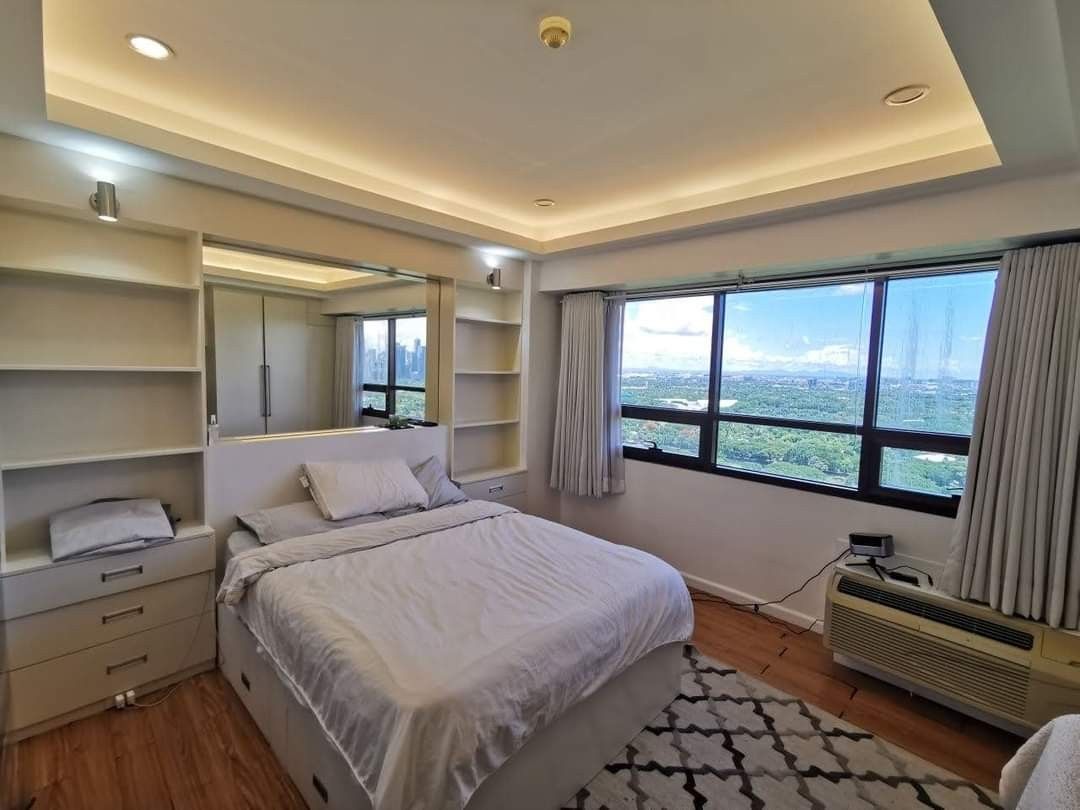 FOR LEASE!! TOWER 2 ICON RESIDENCES (Category: Apartments & Condos) located in Muntinlupa City. Submitted by johann.ocampo (Listing ID 1296389569, Image 1). Description: FOR LEASE!! Icon Residences, Tower 2 Unit 24G 61sqm. interior designed and fully furnished with lots of storage, golf course view Price : 65k no parking (can get parking if needed for additional 5k) Johann Ocampo 0917 817 34 53 27751.