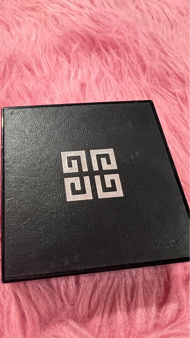 Givenchy Prisme Libre Pressed Powder (Mousseline Acidulee #4) (Category: Makeup) located in Marikina City. Submitted by castrojhoa77484 (Listing ID 1296293630, Image 1). Description: Rfs: Too many makeups.