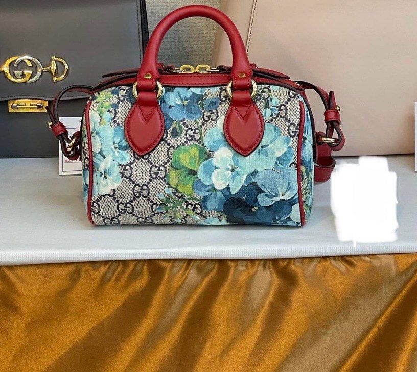 Gucci mini bloom store