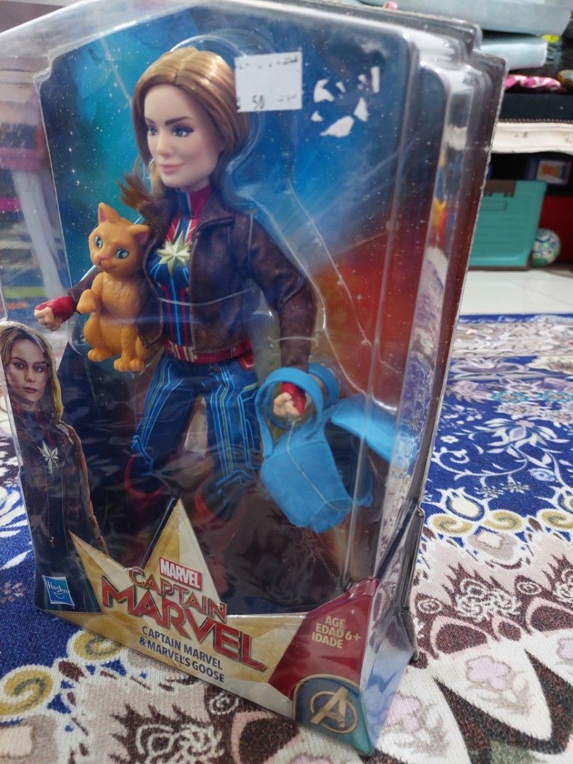 Marvel Captain Super Hero Doll & Goose The Cat