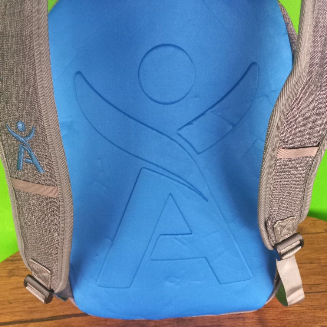 Isagenix Backpack Daypack Slot Laptop, Fesyen Pria, Tas