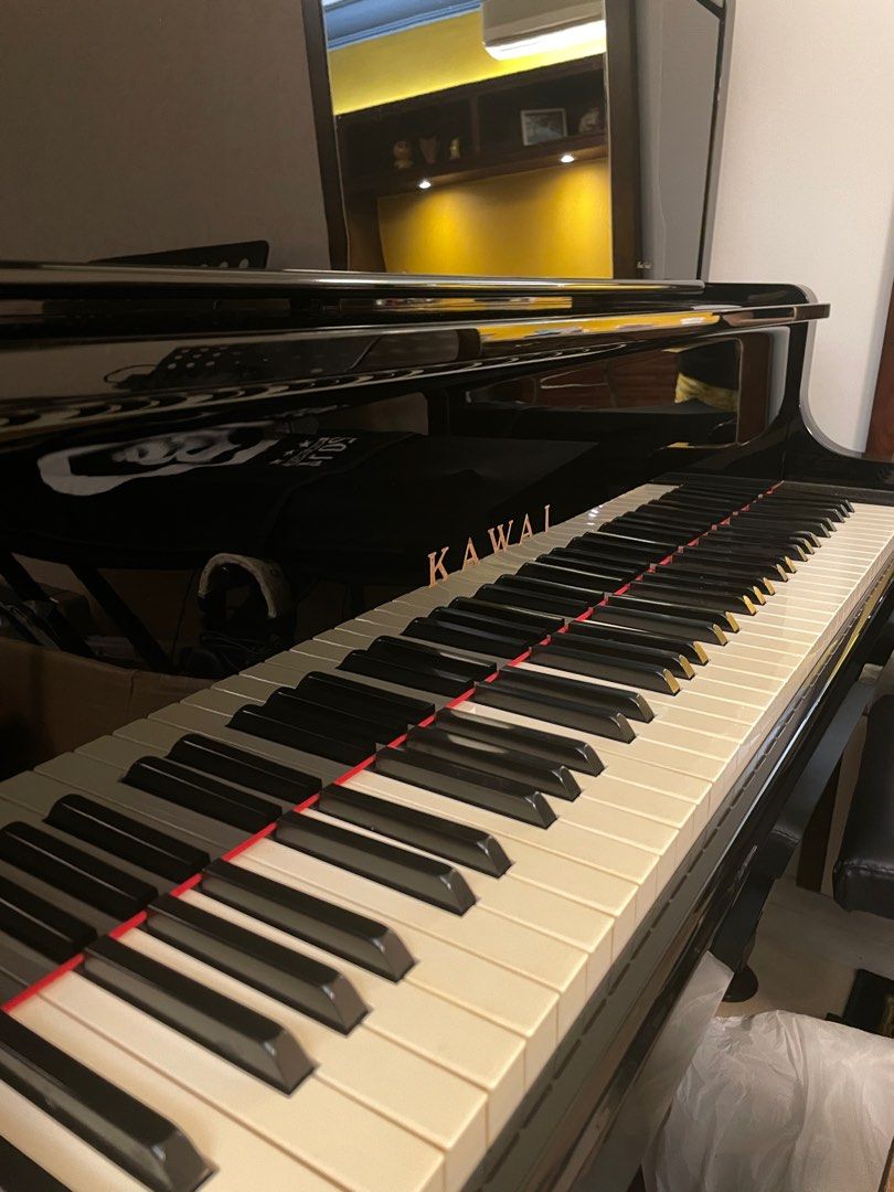 Kawai US7X Upright Piano Ebony