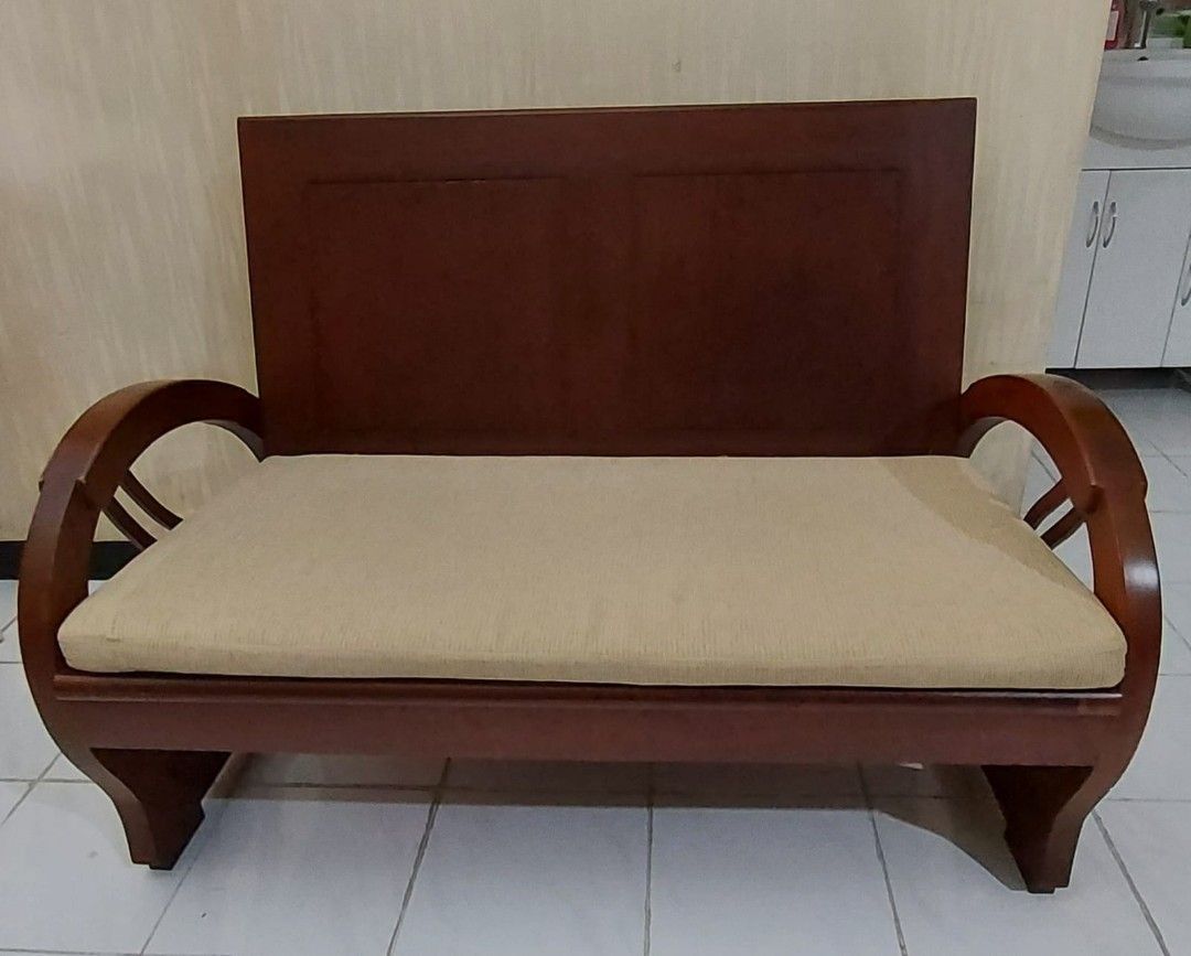 Kursi duduk 5 orang ruang tamu kayu jati asli, Perabotan Rumah di Carousell