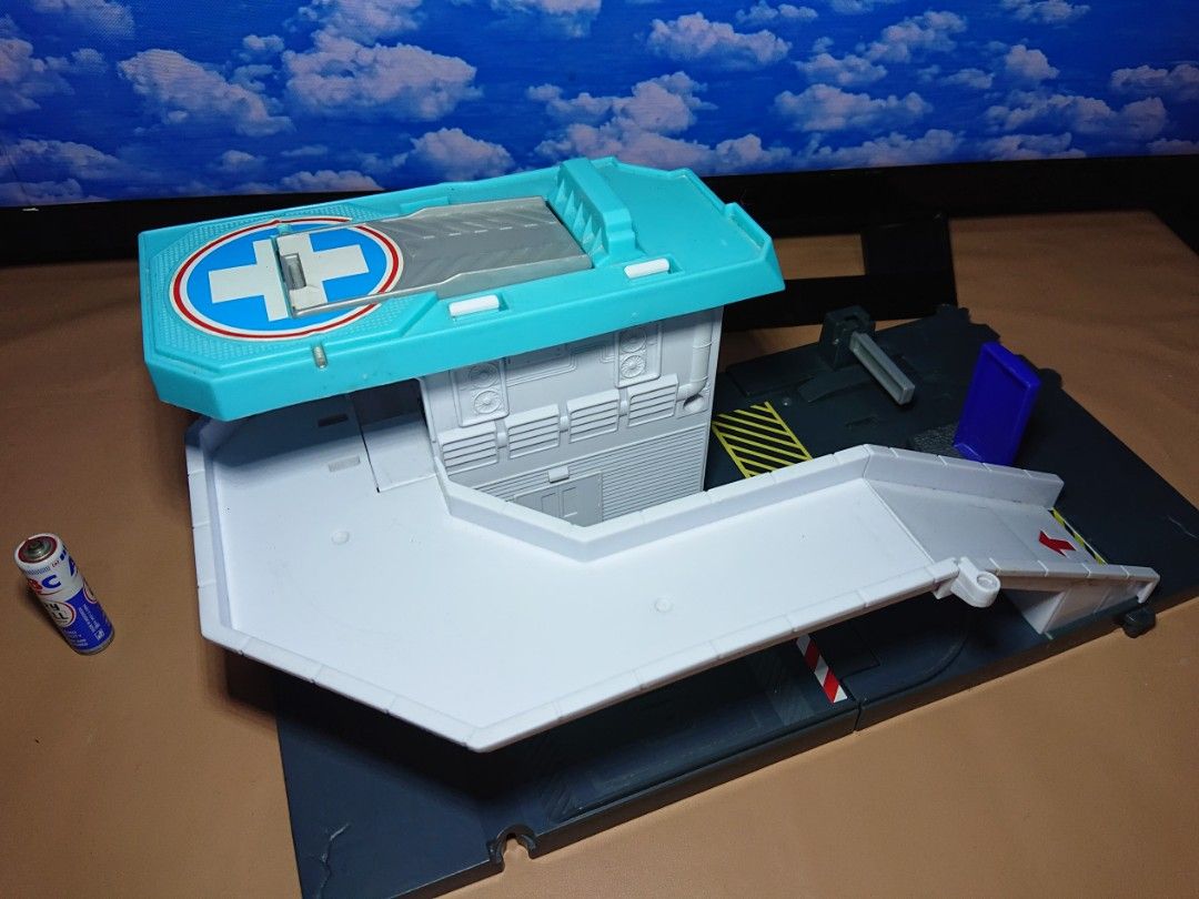 Matchbox Hospital diorama, Toys & Collectibles, Mainan di Carousell