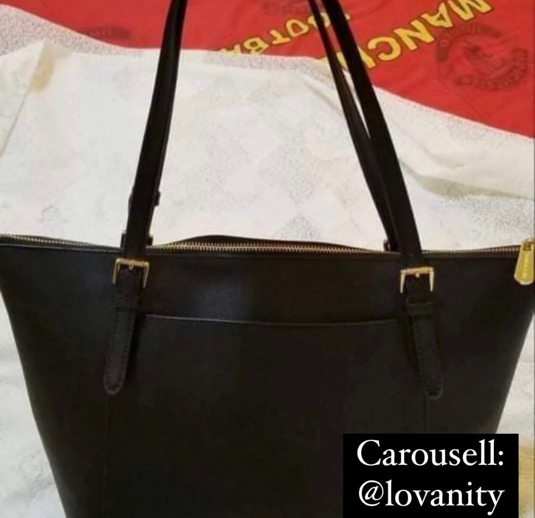 Michael Kors Tote Bag (Category: Luxury Bags & Wallets) located in Manila. Submitted by lovanity (Listing ID 1296398206, Image 3). Description: ✨Authentic Michael Kors Ciara East West Top Zip Tote✨ Good as new, well-maintained Rfs: Decluttering Price negotiable.