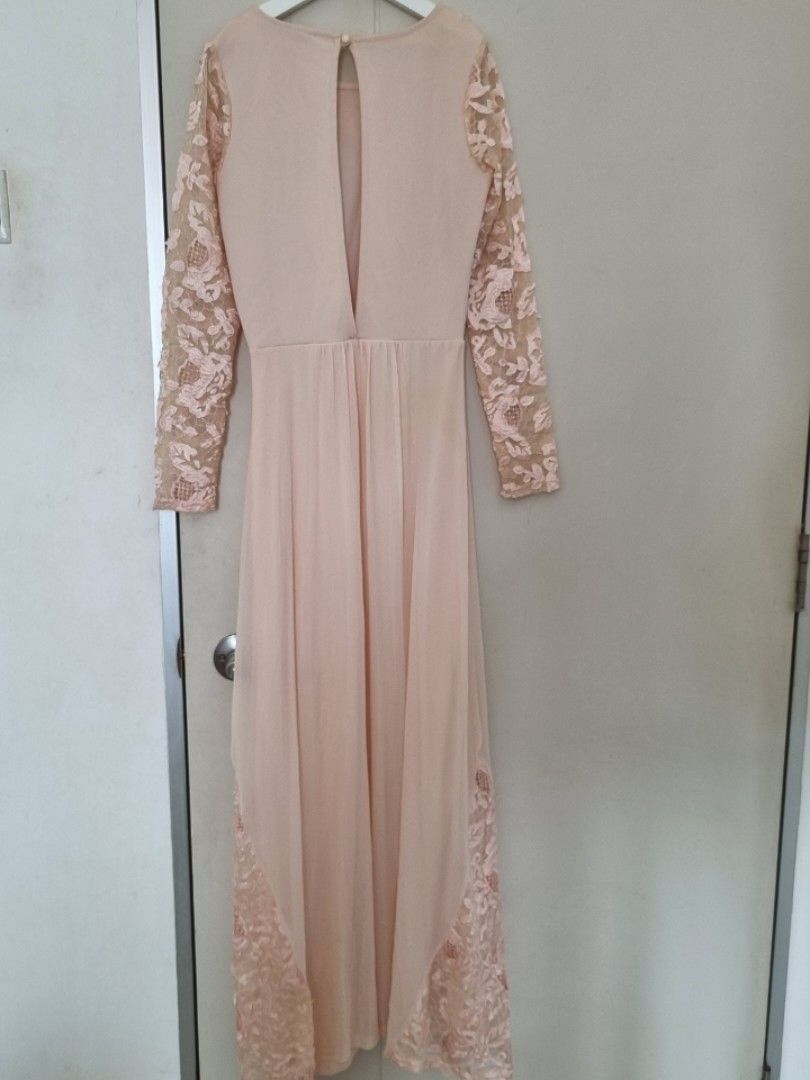 Miss selfridge peach lace maxi dress, Women's Fashion, Dresses & Sets,  Dresses on Carousell