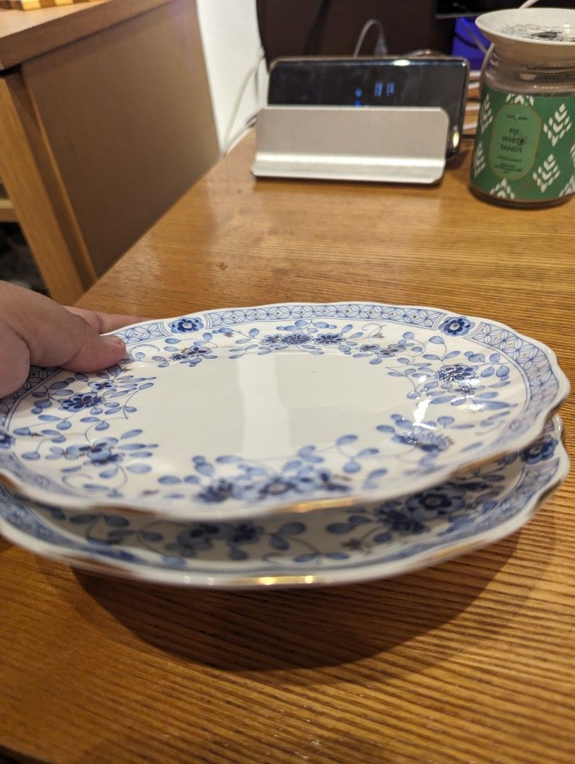 Narumi milano bread plate (Category: Coffee & Tea Tableware) located in Midsayap. Submitted by Pandabearstore (Listing ID 1296261306, Image 3). Description: 200 each 7.5 inches. Please refer to pic for gold loss.