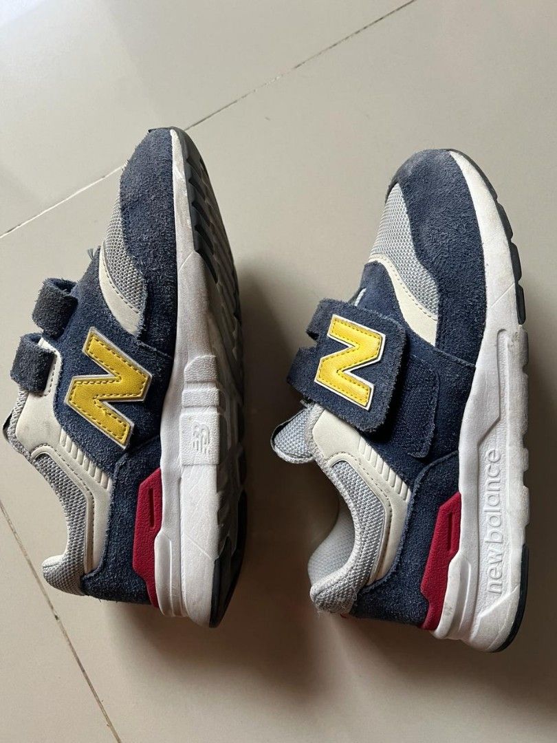New balance kids size 33 5 insole 20 cm Bayi Anak Lainnya di Carousell