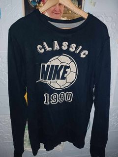 Nike classic sweater