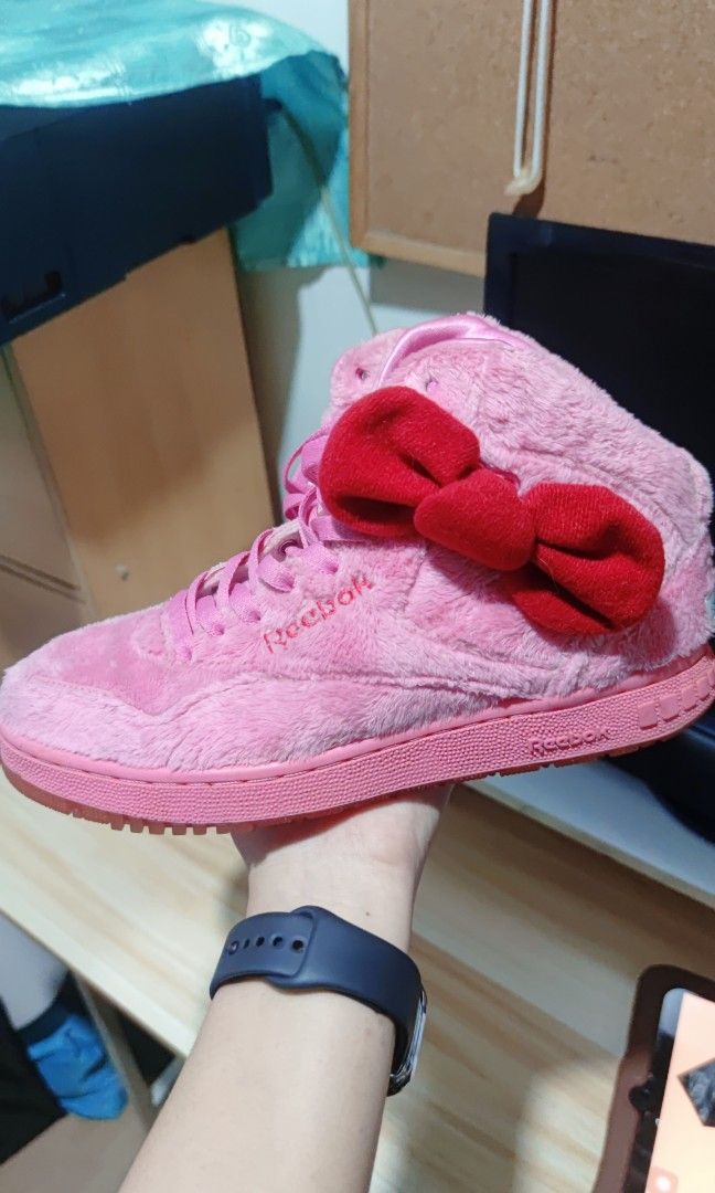 Hello kitty reebok shoes clearance