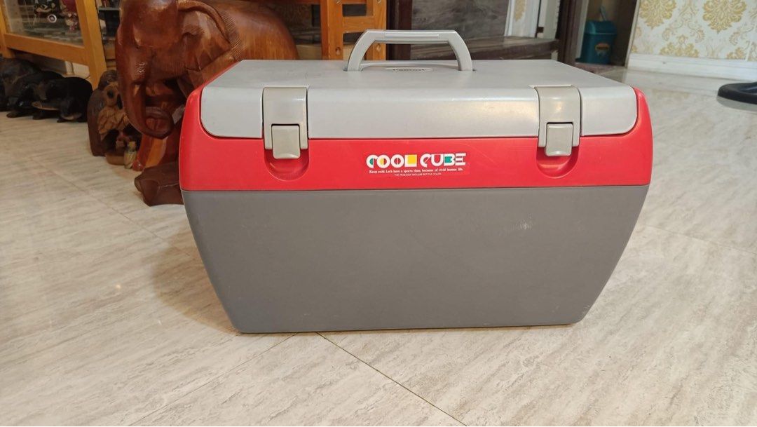Peacook Camping cooler (Category: Food Organization & Storage) located in Quezon City. Submitted by matetdevis13 (Listing ID 1296330825, Image 3). Description: Peacock Cool Cube camping cooler w/ icepack Price : 2700 18L x 10W x 11H inches In good condition Code rusdha.