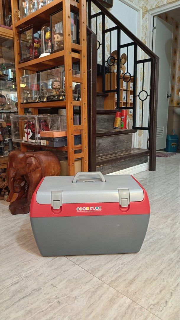 Peacook Camping cooler (Category: Food Organization & Storage) located in Quezon City. Submitted by matetdevis13 (Listing ID 1296330825, Image 1). Description: Peacock Cool Cube camping cooler w/ icepack Price : 2700 18L x 10W x 11H inches In good condition Code rusdha.