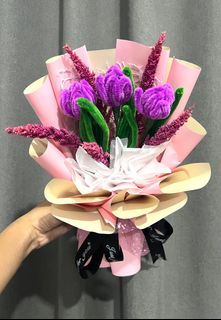 purple tulips bouquet