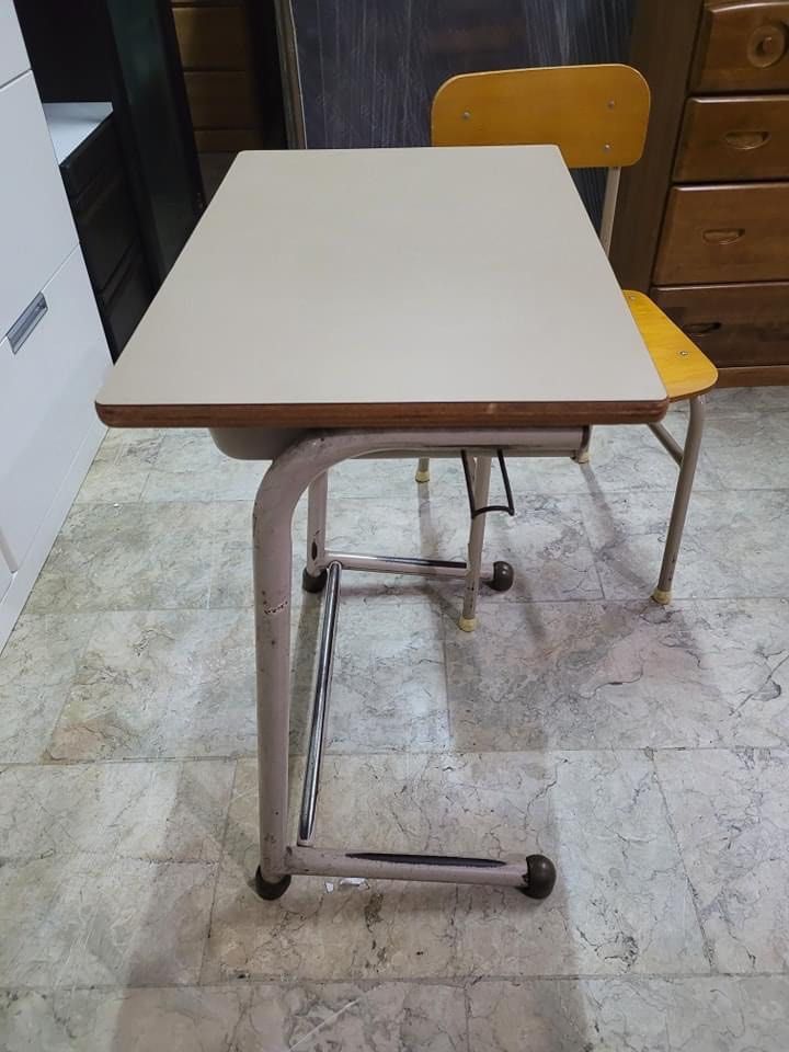 steel frame study table Japan surplus (Category: Tables & Sets) located in Manila. Submitted by Hezcki (Listing ID 1296346766, Image 3). Description: .