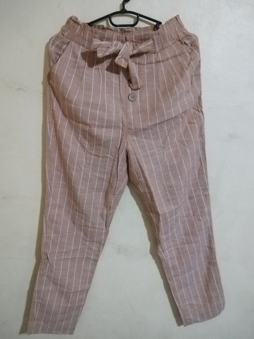 Stradivarius women candy pants (Category: Other Bottoms) located in Manila. Submitted by justgc (Listing ID 1296373210, Image 1). Description: can fit extra small to small frame.