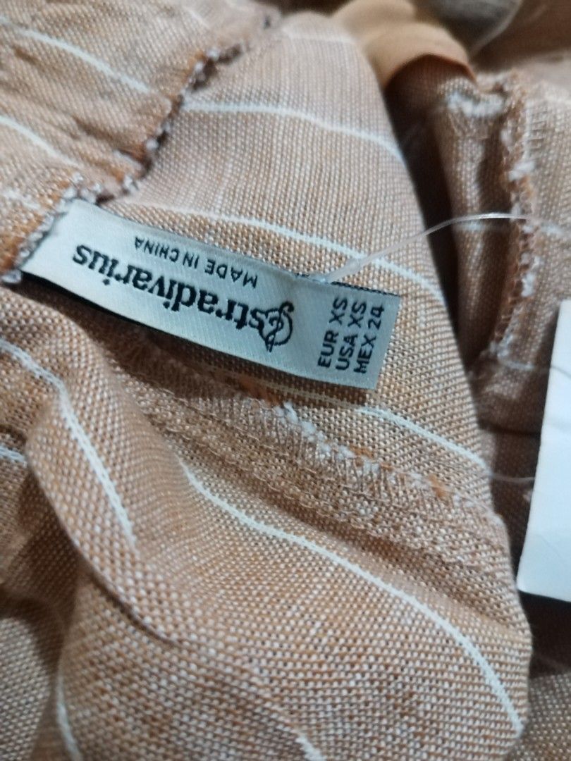 Stradivarius women candy pants (Category: Other Bottoms) located in Manila. Submitted by justgc (Listing ID 1296373210, Image 3). Description: can fit extra small to small frame.