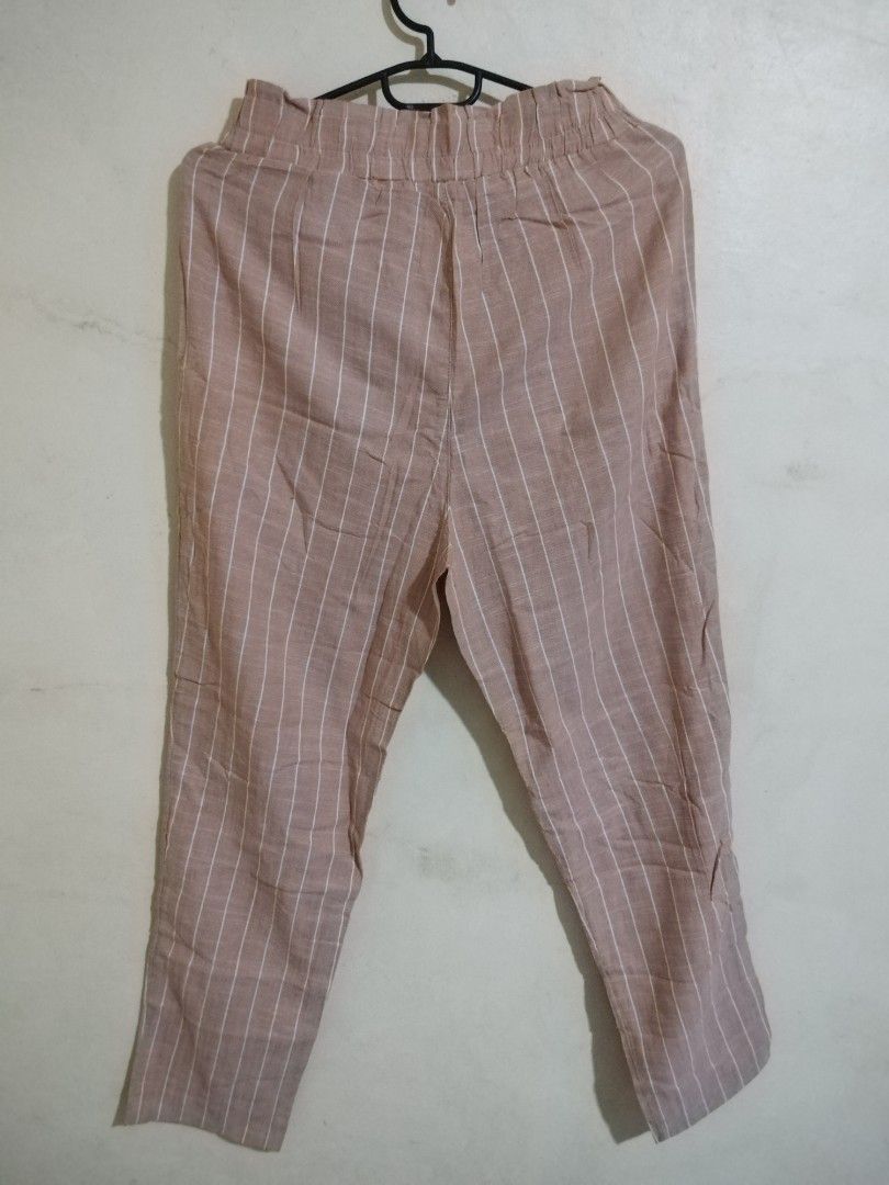 Stradivarius women candy pants (Category: Other Bottoms) located in Manila. Submitted by justgc (Listing ID 1296373210, Image 2). Description: can fit extra small to small frame.