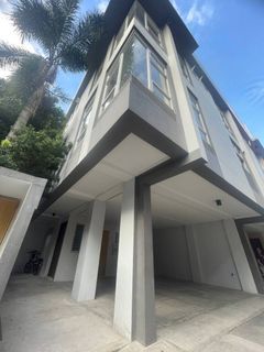 Townhouse for sale in Addition Hills Mandaluyong City