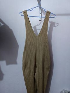Uniqlo knitted jumpsuit pre loved