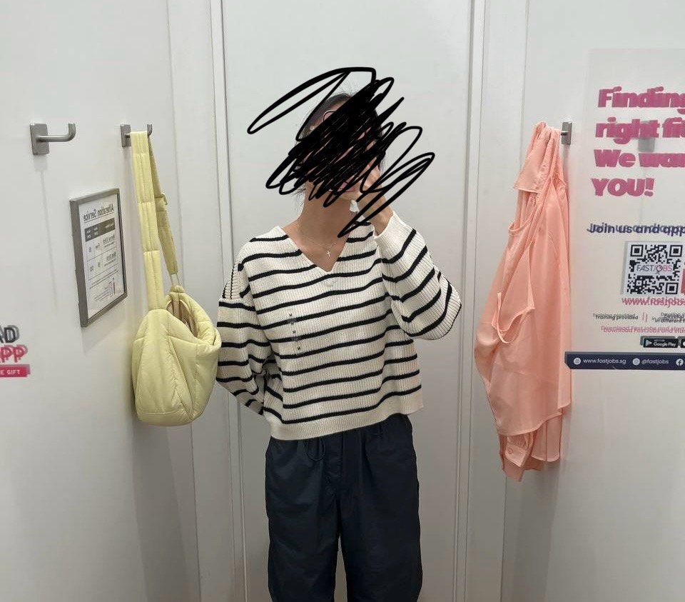 Uniqlo Striped V Neck Long Sleeve Sweater, Women's Fashion, Coats