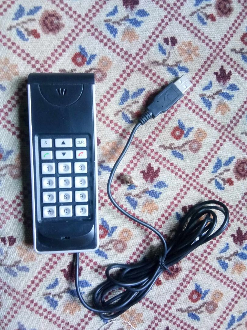 usn phone (Category: Headphones & Headsets) located in Manila. Submitted by maybonifacio (Listing ID 1296308896, Image 1). Description: usb phone for private talk from laptop windows detected usb device location: Manila quirino ave zamora 0938-555-9206.