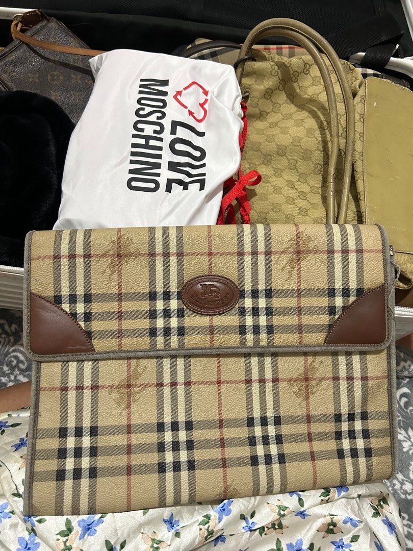 Vintage burberry clutch bag top